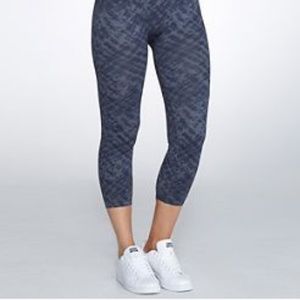 Spanx Cropped Look at Me Now Seamless Leggings, L